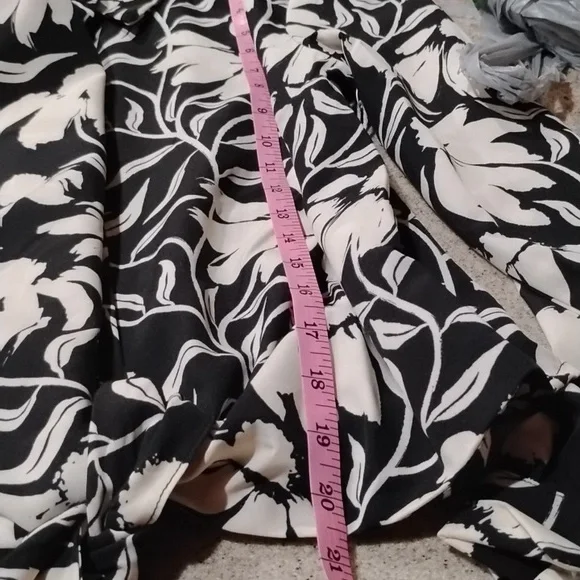 NWT Velvet Fleur top - Picture 5 of 6